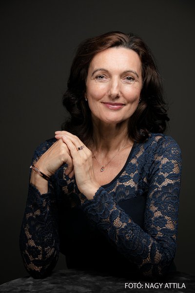 Apkó Mária