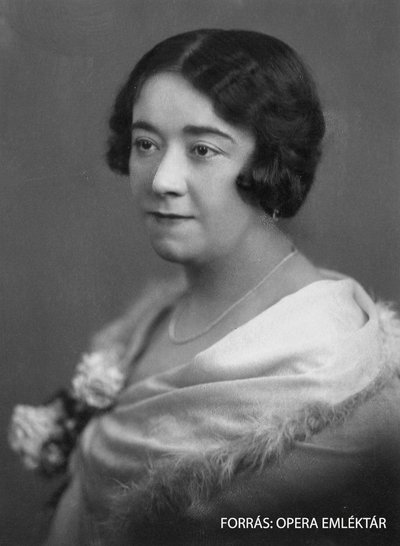 Dóra Bársony