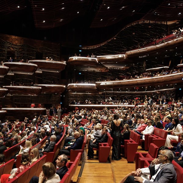 Bohémélet - Dubaji Opera nézőtér - forrás Dubaji Opera