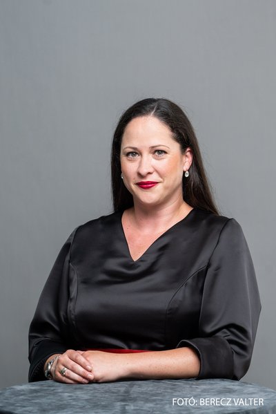 Csádi Nóra