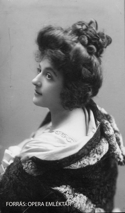 Elza Szamosi