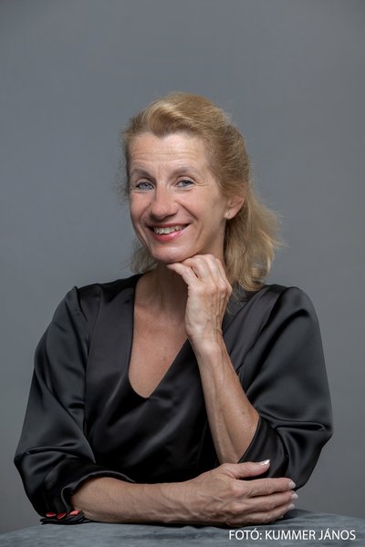 Kozári Andrea